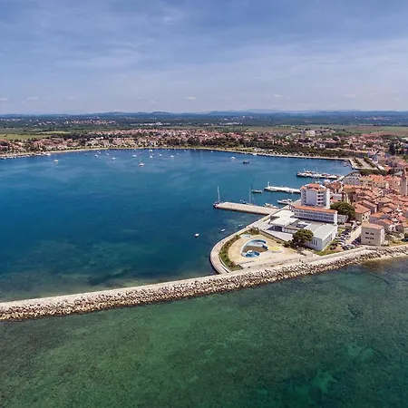 Apartman 2 Bedroom Amazing In Umag